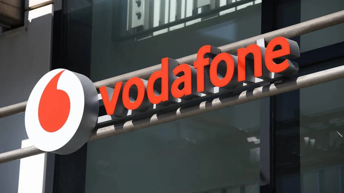 Vodafone'un en büyük hissedarı, yüzde 16'lık hisse alımıyla Fransız milyarder Xavier Niel oldu.