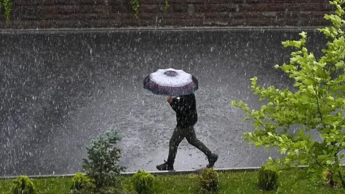 İstanbul hava durumu için cumartesi günü gök gürültülü sağanak uyarısı