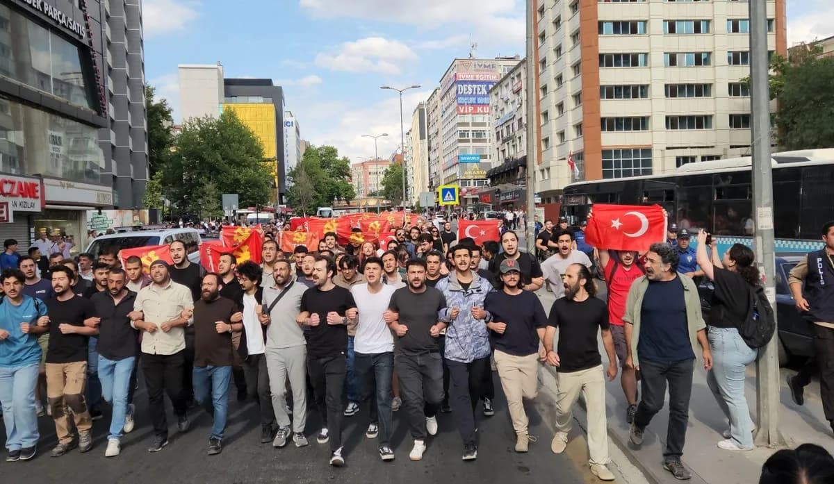 Kızılay'daki NATO eylemine katılan 13 TKP üyesi tutuklama talebiyle sevk edildi