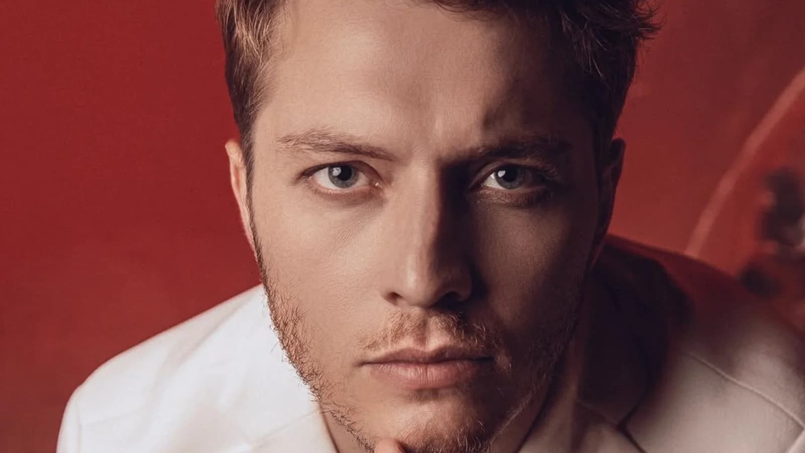 Burak Tozkoparan, Oktay Kaynarca ve Fahriye Evcen'li "Hamal" dizisinin kadrosuna katıldı