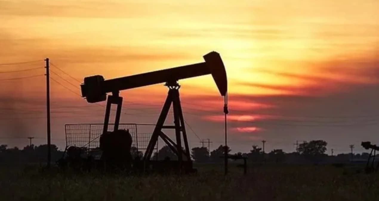 Petrol fiyatları Orta Doğu gerilimiyle yüzde 6'dan fazla yükseldi