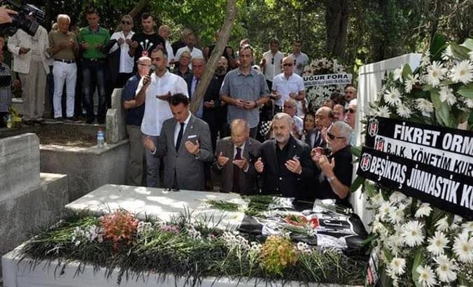 Ali Sami Yen'in kabri başındaki törende Süleyman Seba da unutulmadı