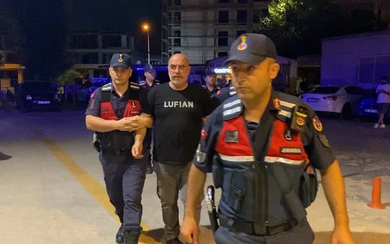Ezel Akay serbest bırakıldı kardeşi Eren Kazım Akay tutuklandı