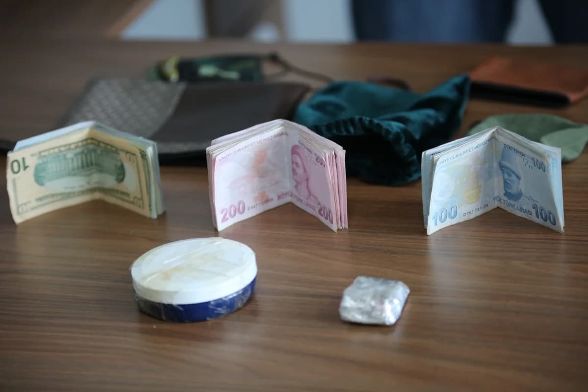 Belediye Otobüsünde Unutulan 600 Bin Liralık Altın Çanta Sahibine Ulaştırıldı