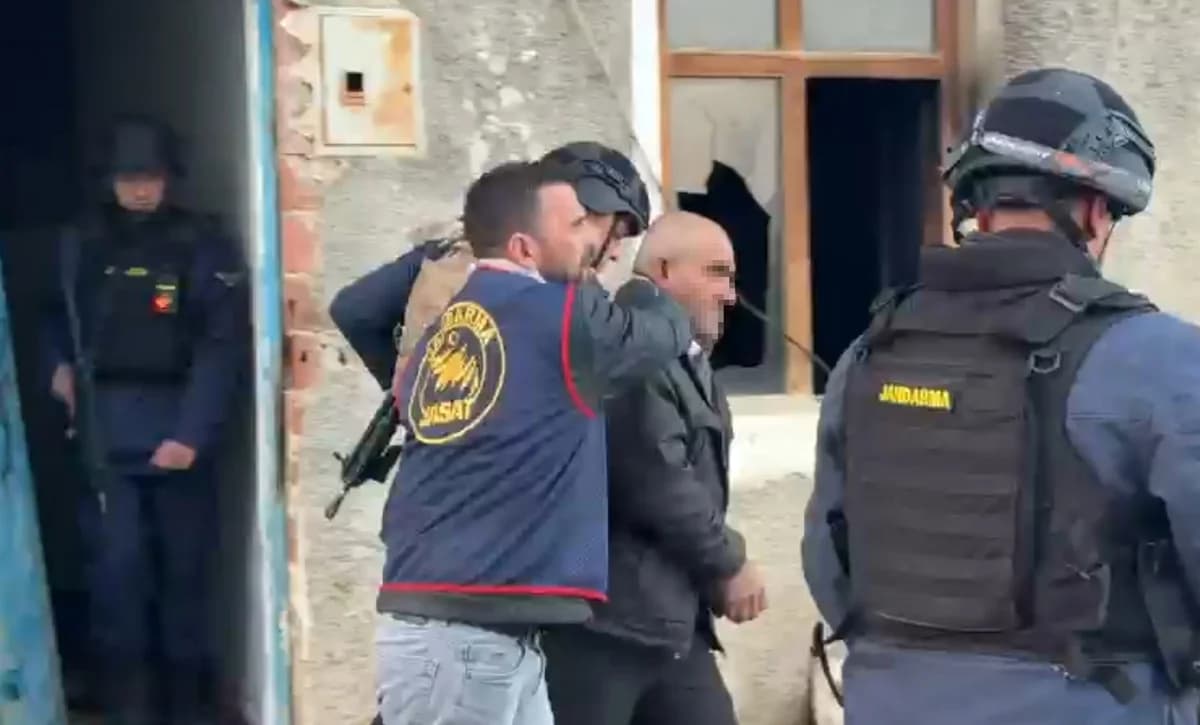 Yalvaç’ta Yangın Çıkaran Şüpheli Jandarma Tarafından İkna Edildi