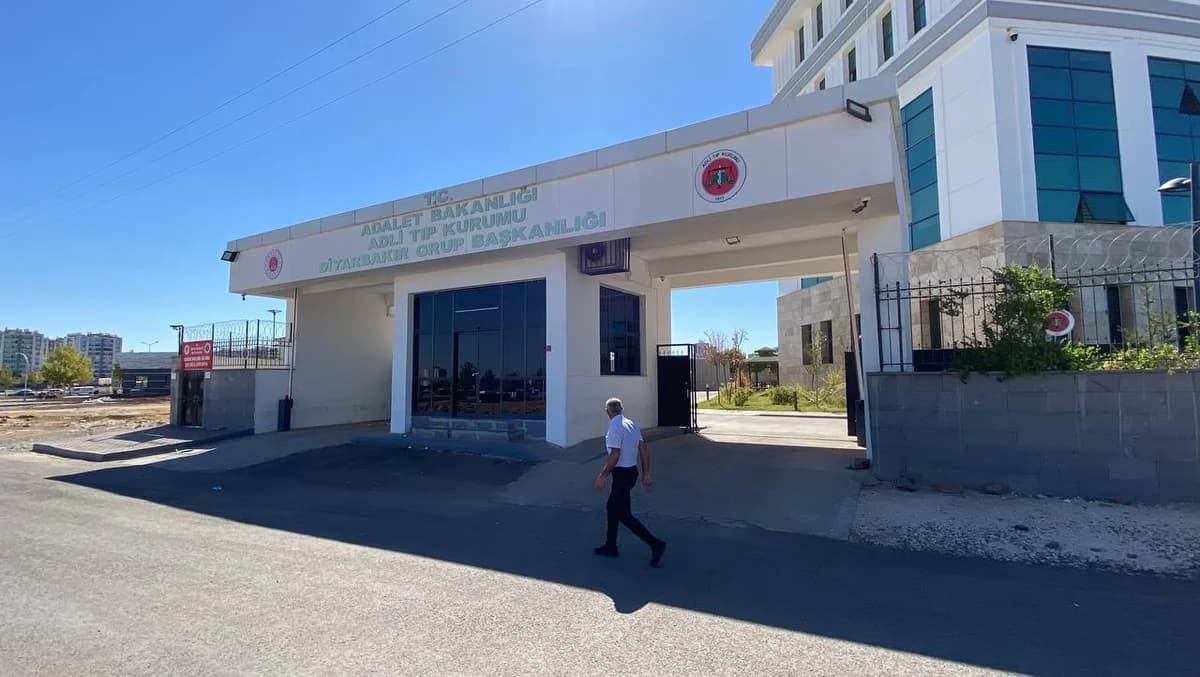 Diyarbakır’da Akraba Aileler Arasında Silahlı Kavga: 1 Kişi Hayatını Kaybetti, 3 Yaralı