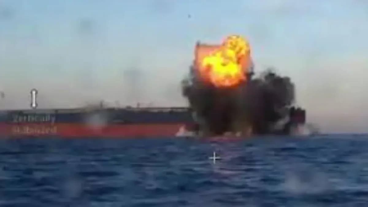 Rus tankerleri Türkiye açıklarında vuruldu