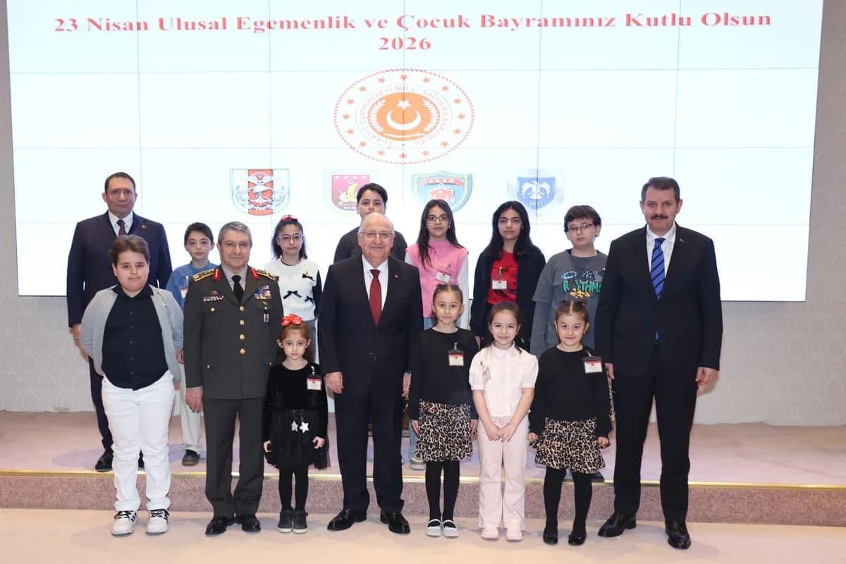 Bakan Güler’den Şehit ve Gazi Çocuklarına Bayram Ziyareti