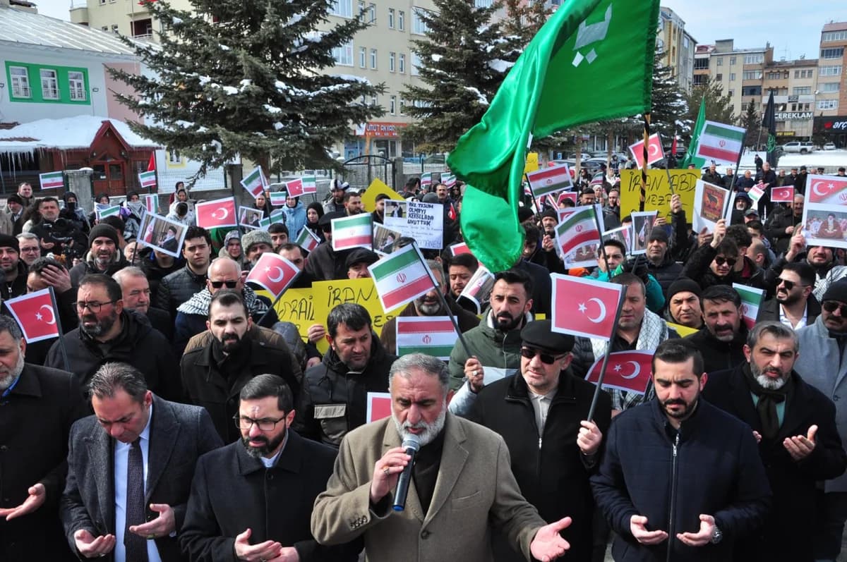 Kars’ta ABD ve İsrail’e Karşı Protesto Düzenlendi