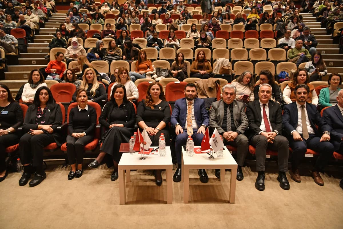 Siber Zorbalık Artık Çocukların Odalarında: Uzmanlardan Önemli Uyarılar