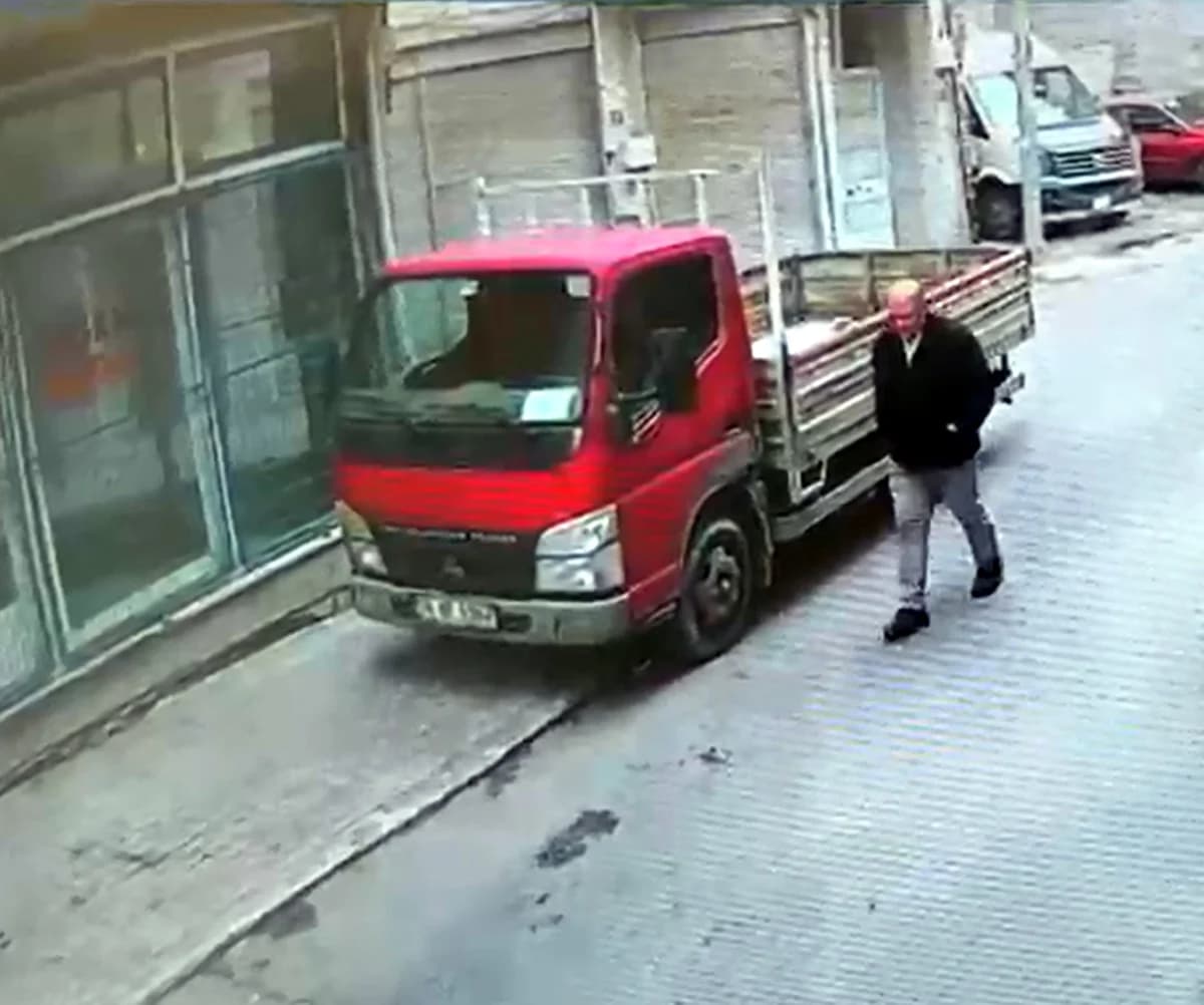 Çorlu’da Sokak Ortasında Darbe: O Anlar Güvenlik Kamerasında