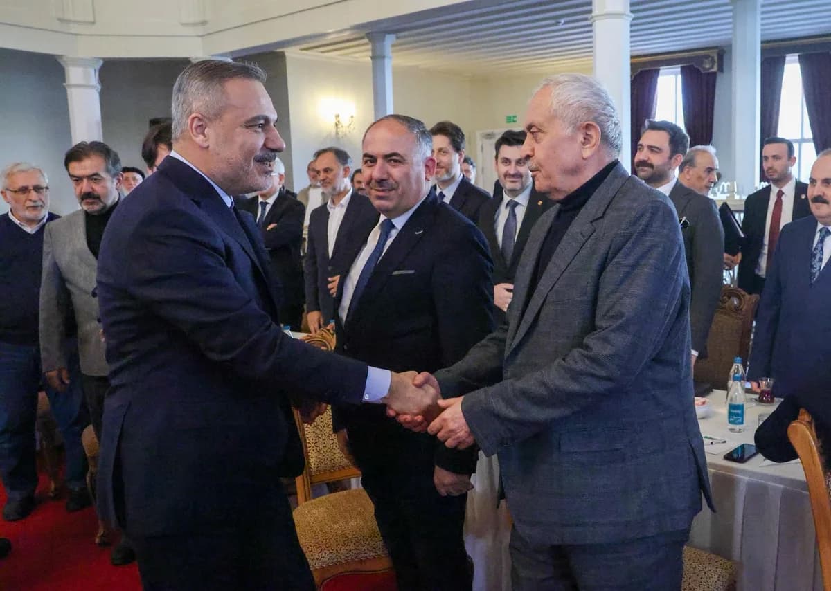 Bakan Fidan, Filistin’e Destek Platformu ile İstanbul’da Buluştu