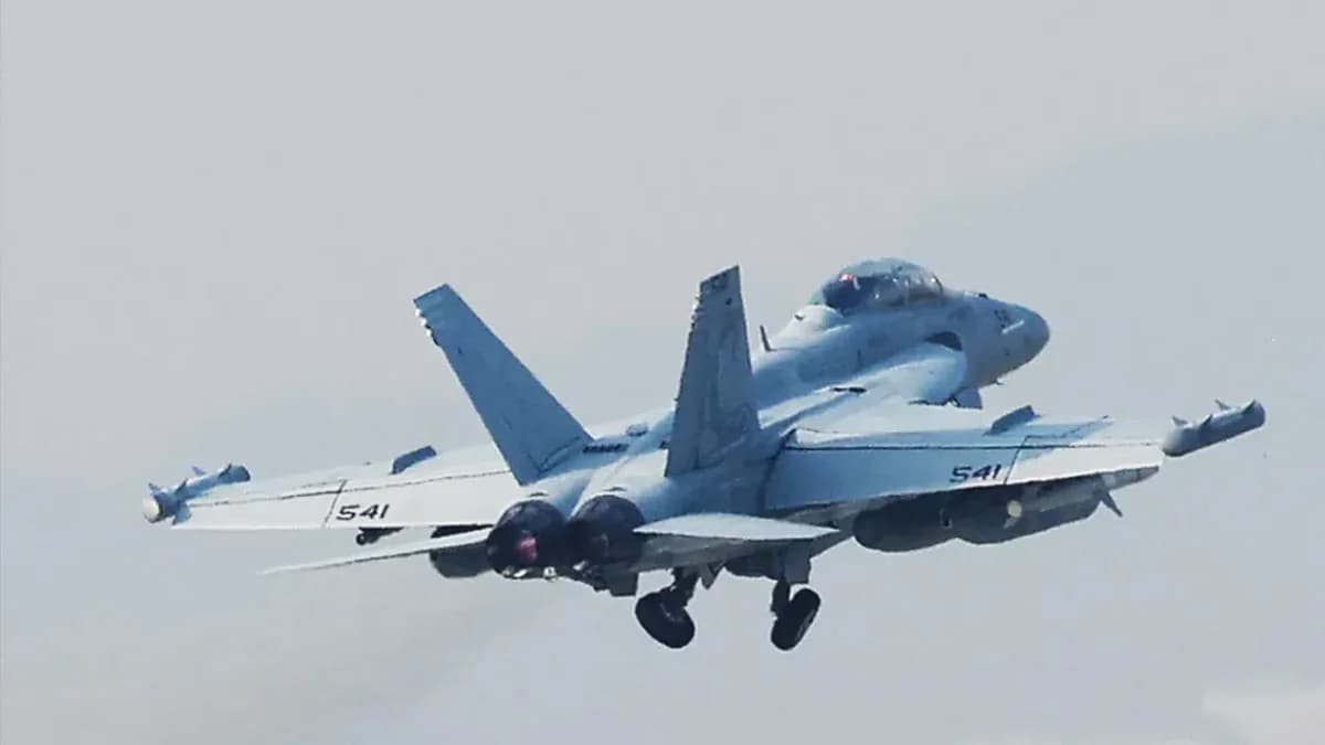 ABD’ye Ait Savaş Uçağı Okyanusa Düştü: Pilot Kurtarıldı