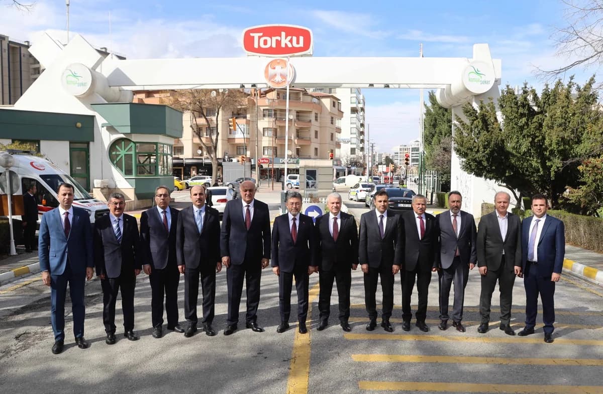 Bakan Yumaklı, Konya Şeker Fabrikası’nı Ziyaret Etti