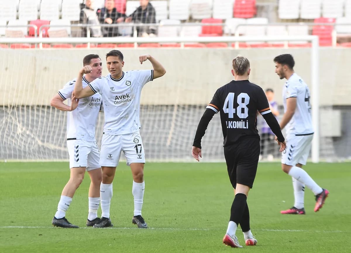 Altay ve İzmir Çoruhlu FK Beraberlikte Karşılaştı: 1-1