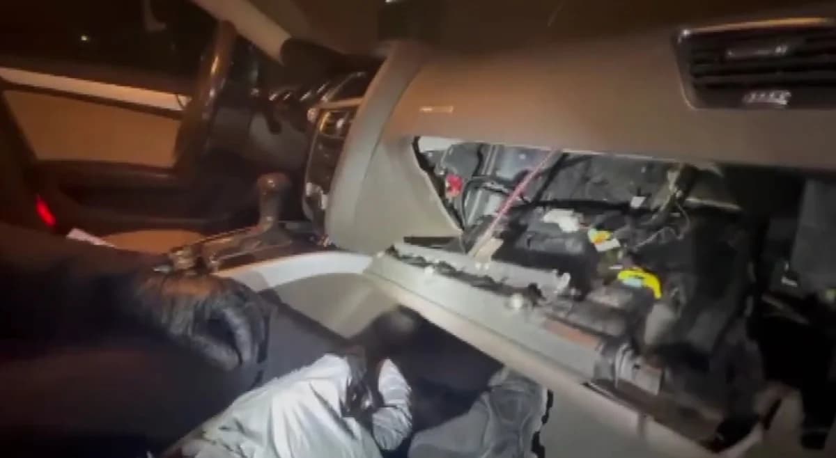 Ankara’da Otomobilde Uyuşturucu ve Silah Yakalandı: 1 Gözaltı
