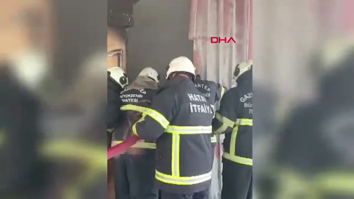 Gaziantep’te Çatı Katında Yangın: Maddi Hasar Büyüktü