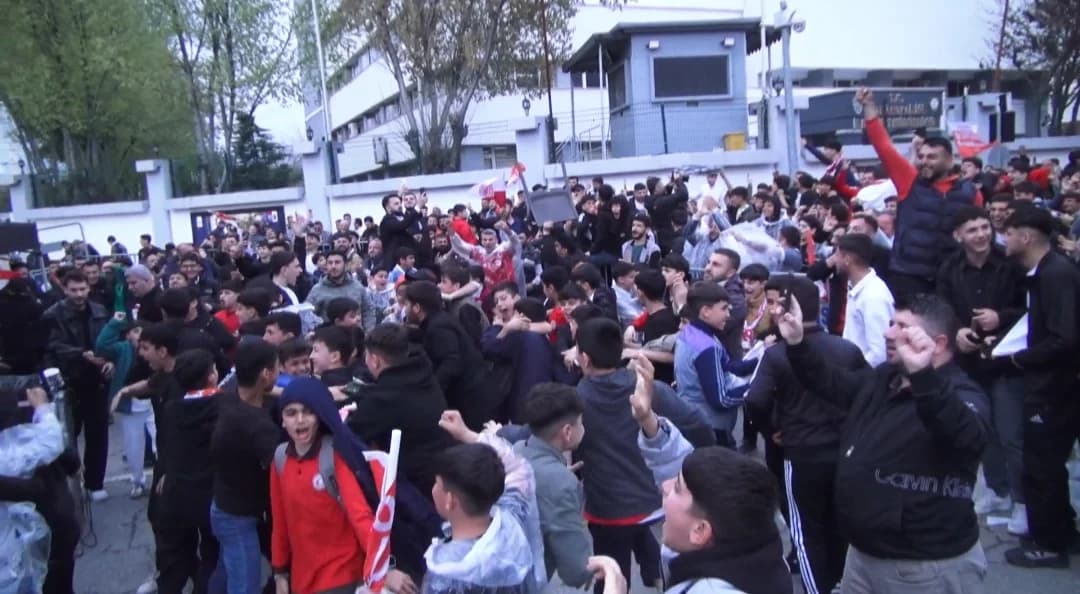Batman Petrolspor Şampiyonluk Kutlamasıyla 1’inci Lig’e Yükseldi