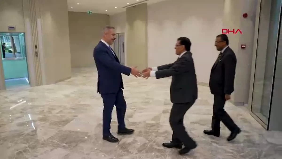 Dışişleri Bakanı Hakan Fidan, Bangladeşli Mevkidaşı ile Ankara’da Buluştu