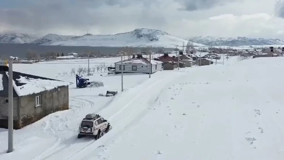 Bitlis’te Kar Yağışına Rağmen Hasta Kadın İçin Kahramanlık Hikayesi