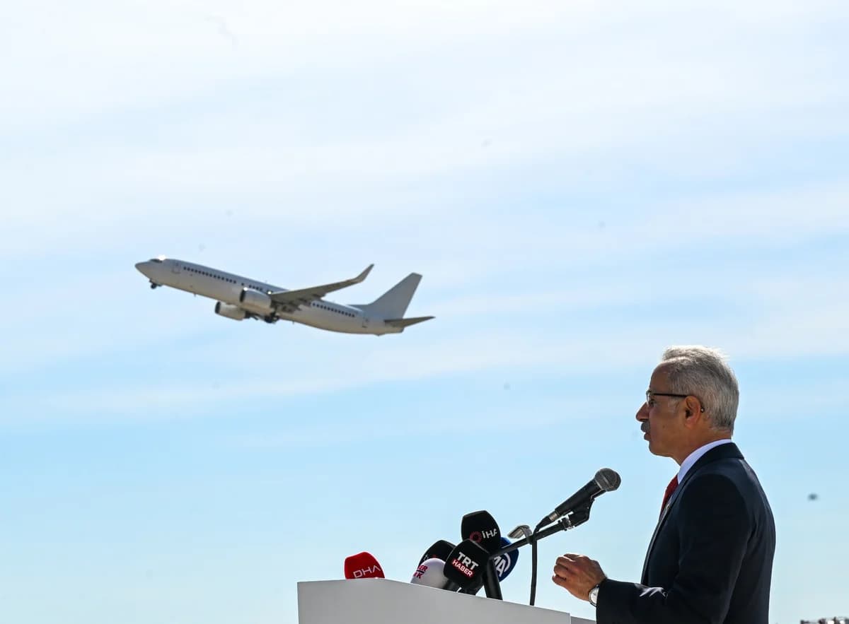 Bakan Uraloğlu: Şubat Ayında 15 Milyon Yolcu Hava Yolu ile Seyahat Etti
