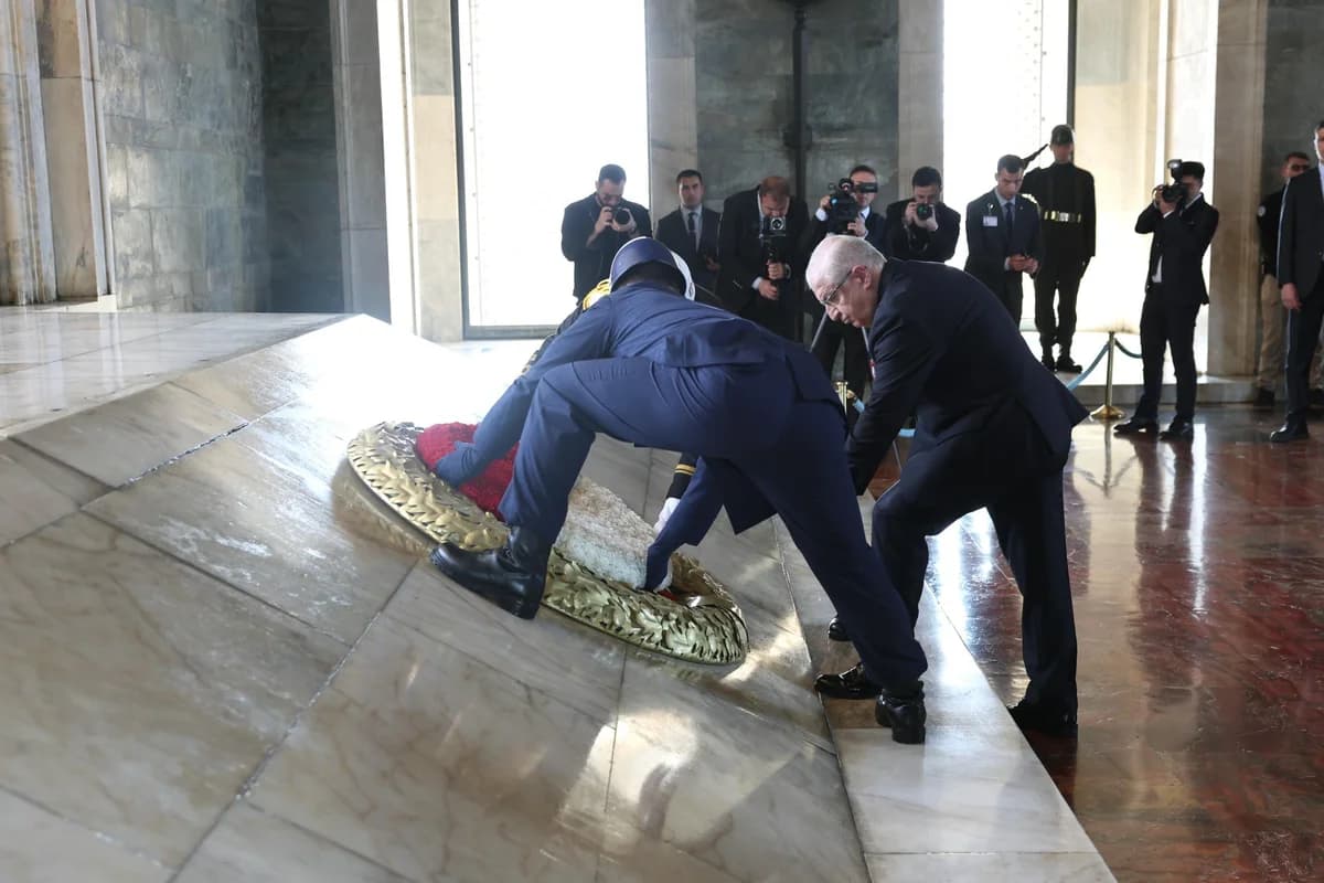 Bakan Güler ve TSK Komuta Kademesi, OYAK Üyeleriyle Anıtkabir’de Buluştu