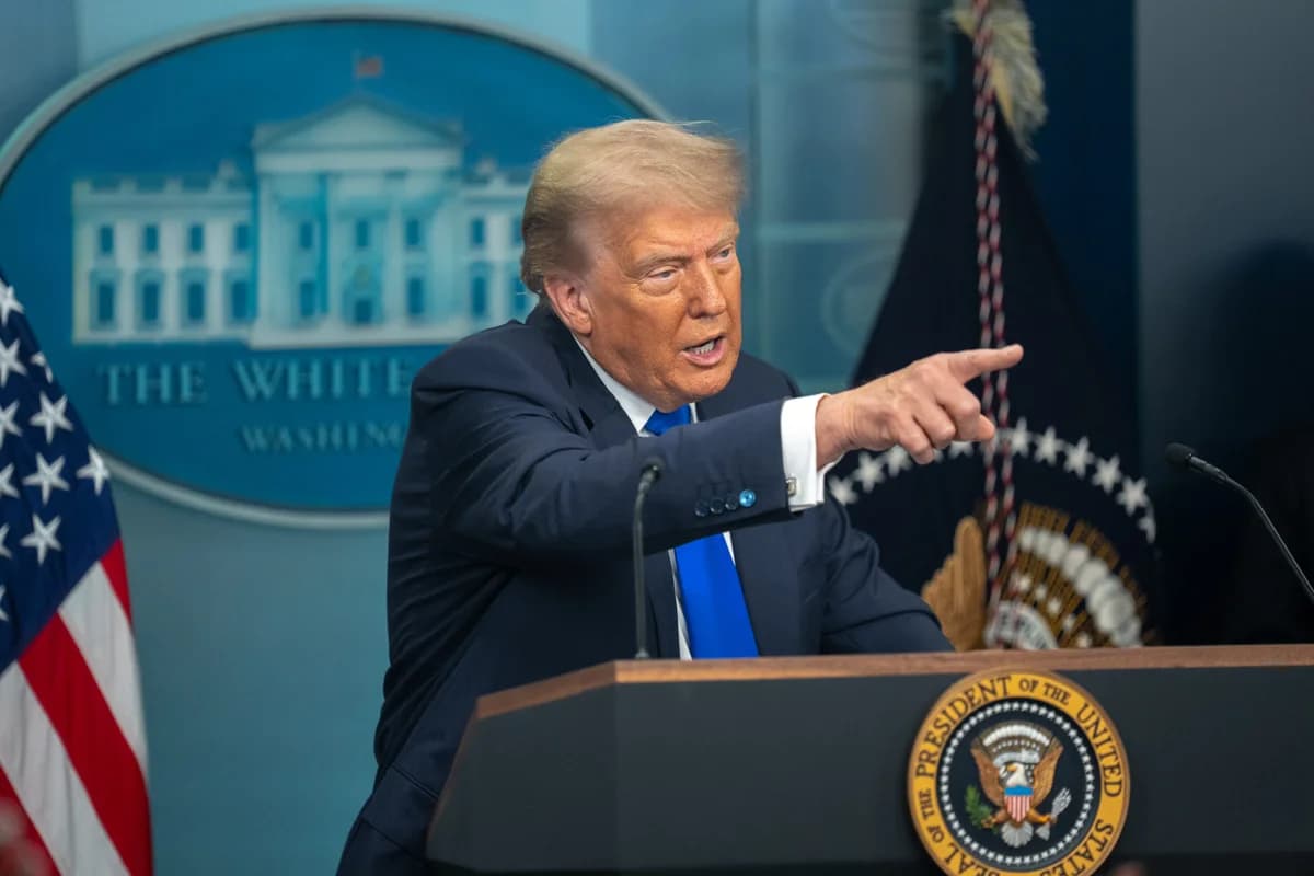 Trump’tan İran’a Mesaj: Abluka Devam Edecek