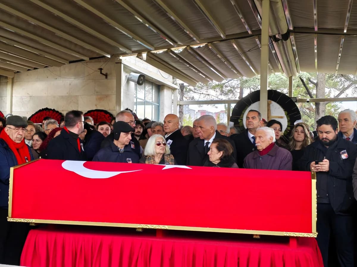 Yalçın Küçük’e Veda: Son Yolculuğuna Uğurlandı