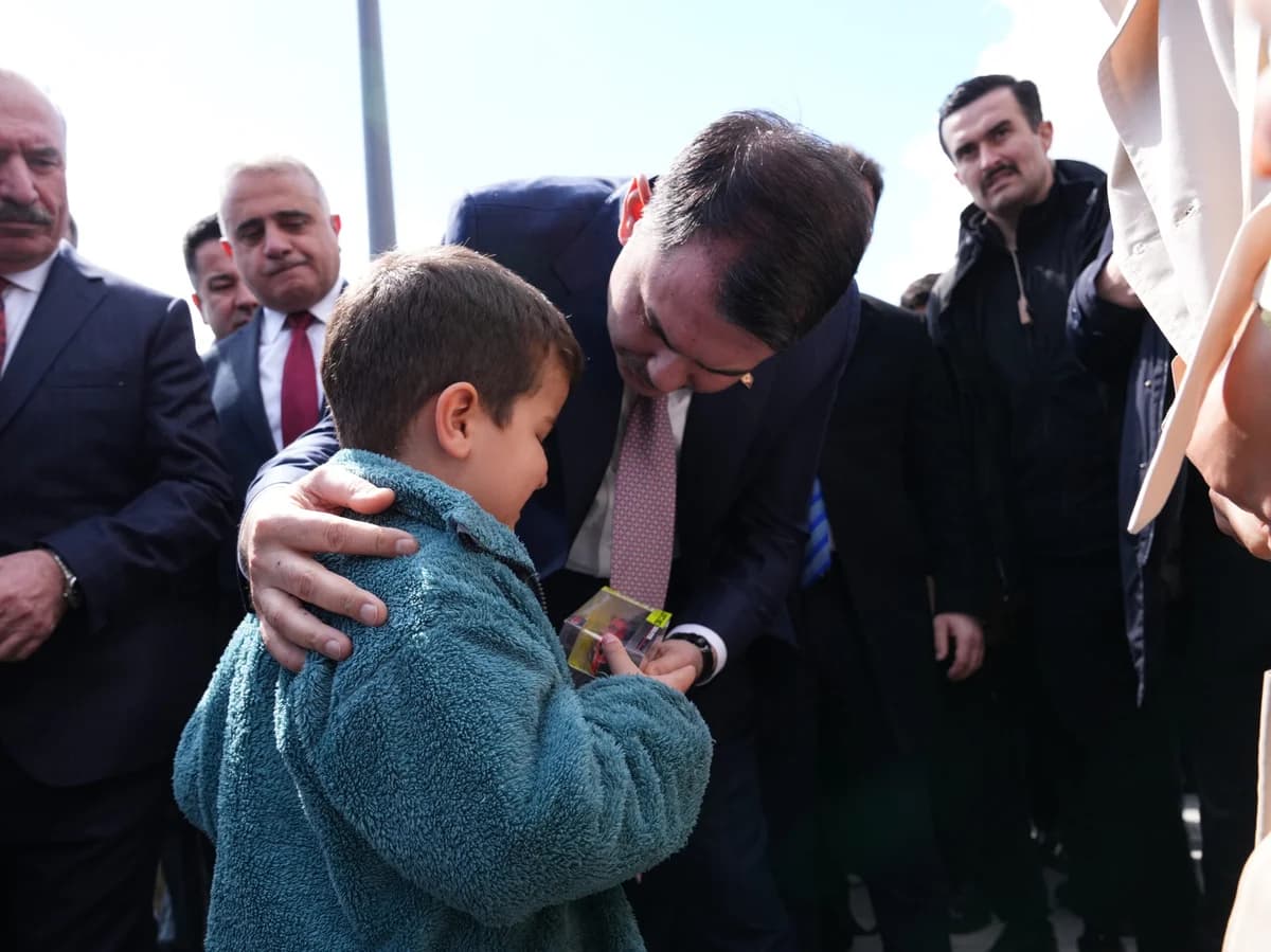 Bakan Kurum Çorum’da Esnafları Ziyaret Etti