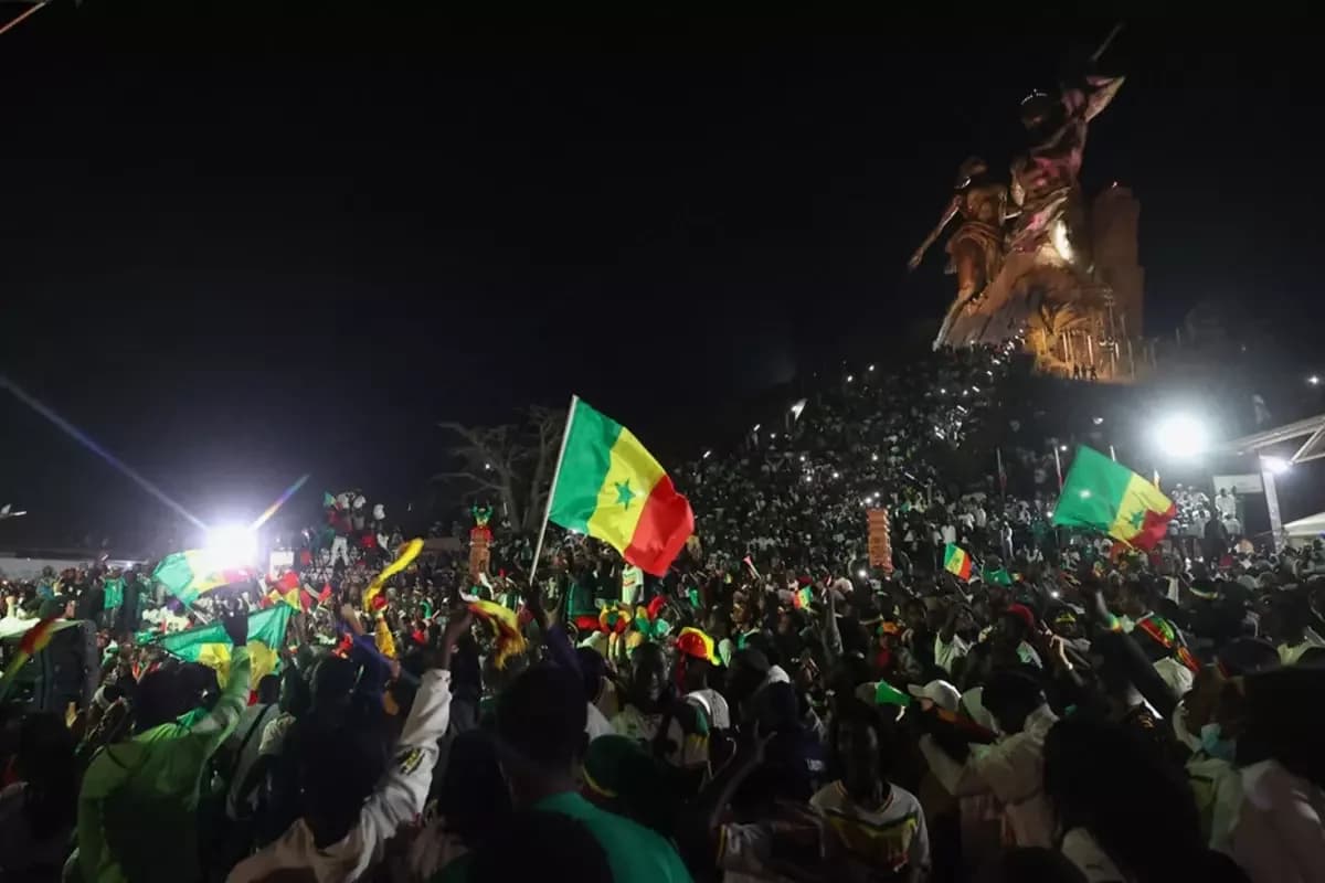 Şampiyonluk sonrası Senegal halkı sokaklara döküldü