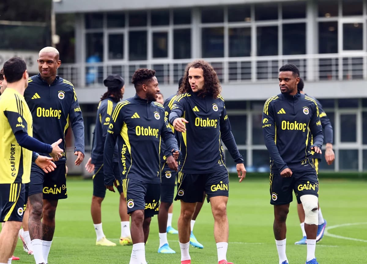 Fenerbahçe Beşiktaş Derbisi İçin Hazırlıklarını Sürdürüyor