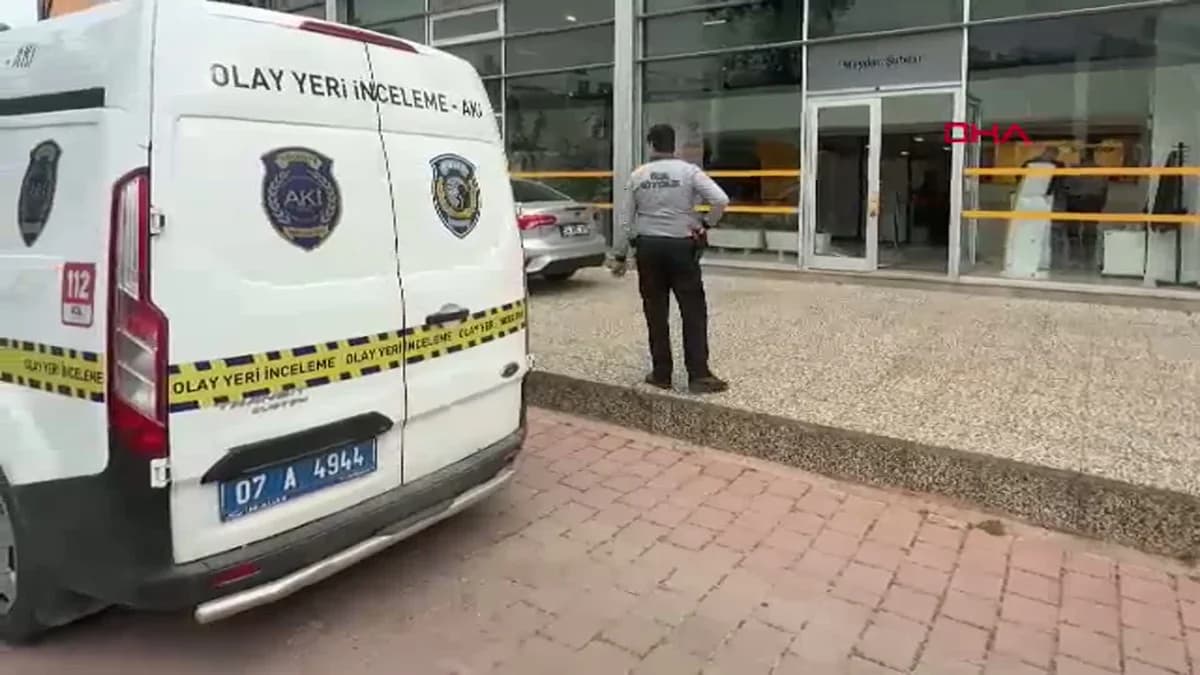 Antalya’da Banka Şubesine Gece Saldırı