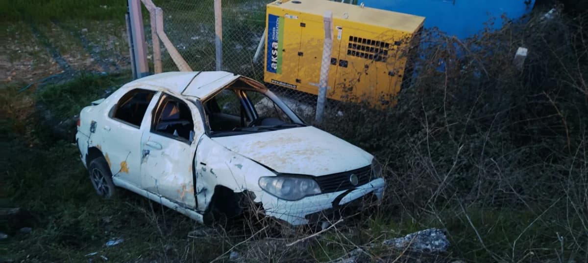 Balıkesir’de Otomobil Dere Yatağına Devrildi: 5 Yaralı