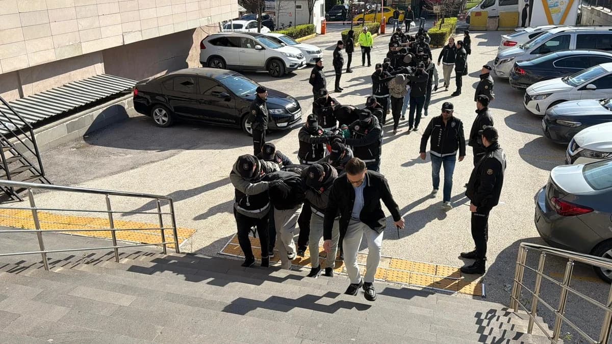 Eskişehir’de Uyuşturucu Operasyonunda 14 Kişi Tutuklandı