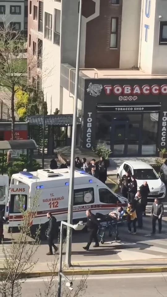 Kocaeli’de Lise Öğrencileri Arasında Bıçaklı Kavga: 1 Yaralı
