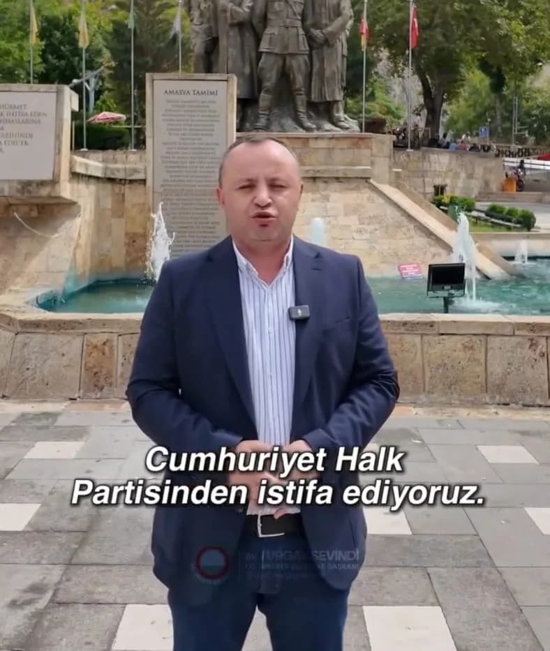 Amasya Belediye Başkanı Sevindi 17 meclis üyesiyle CHP'den istifa etti