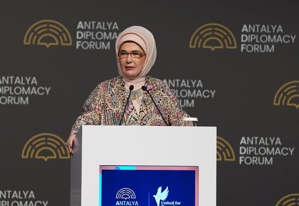 Emine Erdoğan: Filistinli Çocuklar İçin Eğitimde Geleceği Korumak