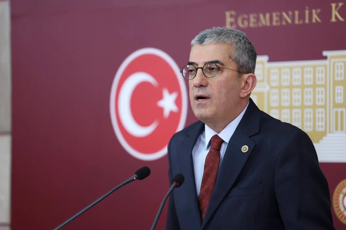 CHP’li Gökhan Günaydın: ‘Sınırları Aşan Herkes İhraç Edilecek’