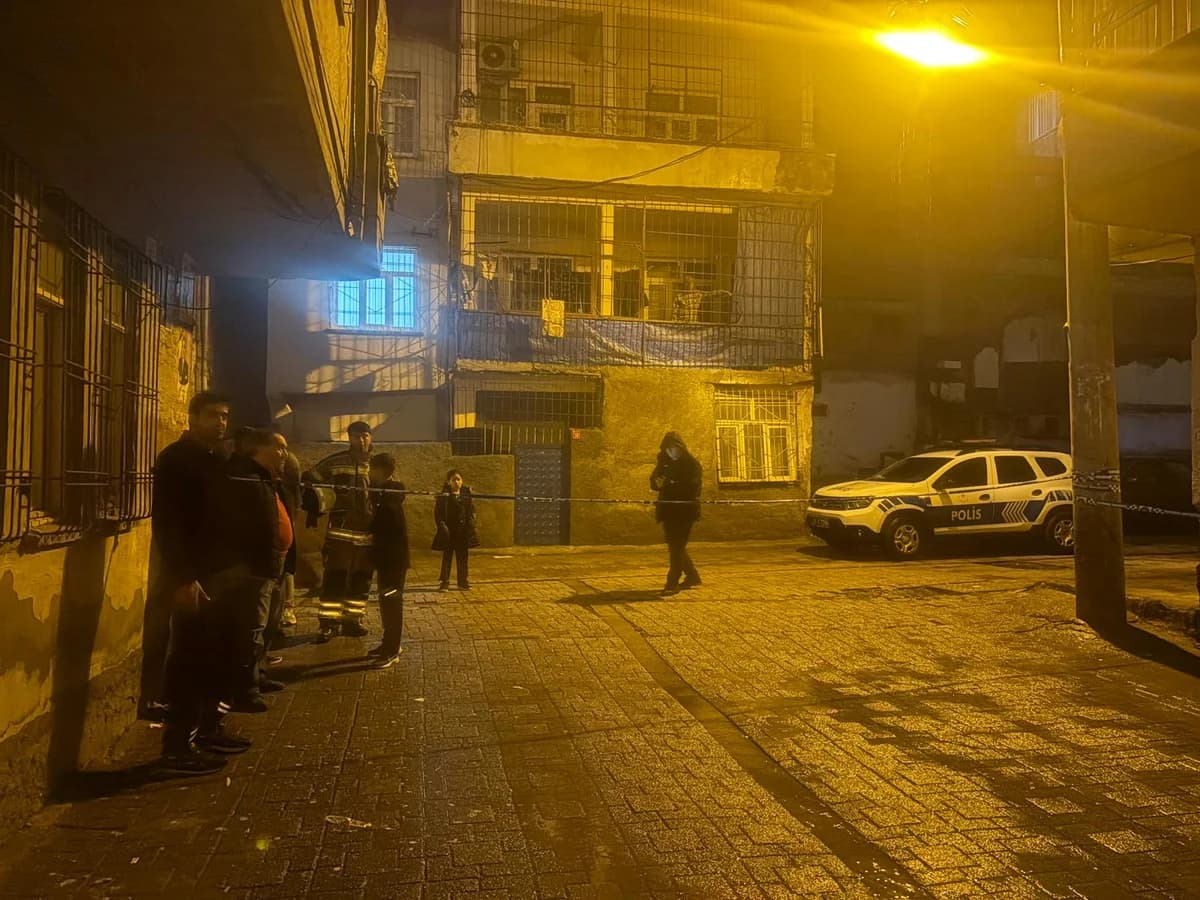 Diyarbakır’da Kolon Sesleri Üzerine Apartman Tahliye Edildi