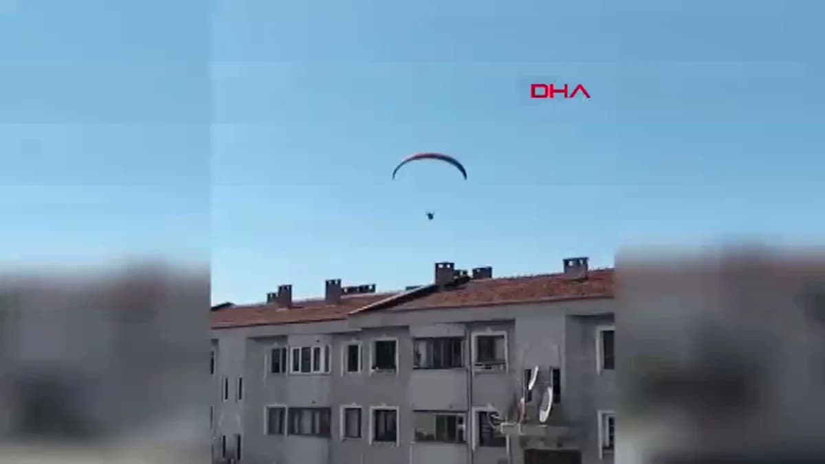 Zonguldak’ta Paraşütçüye Çay Daveti