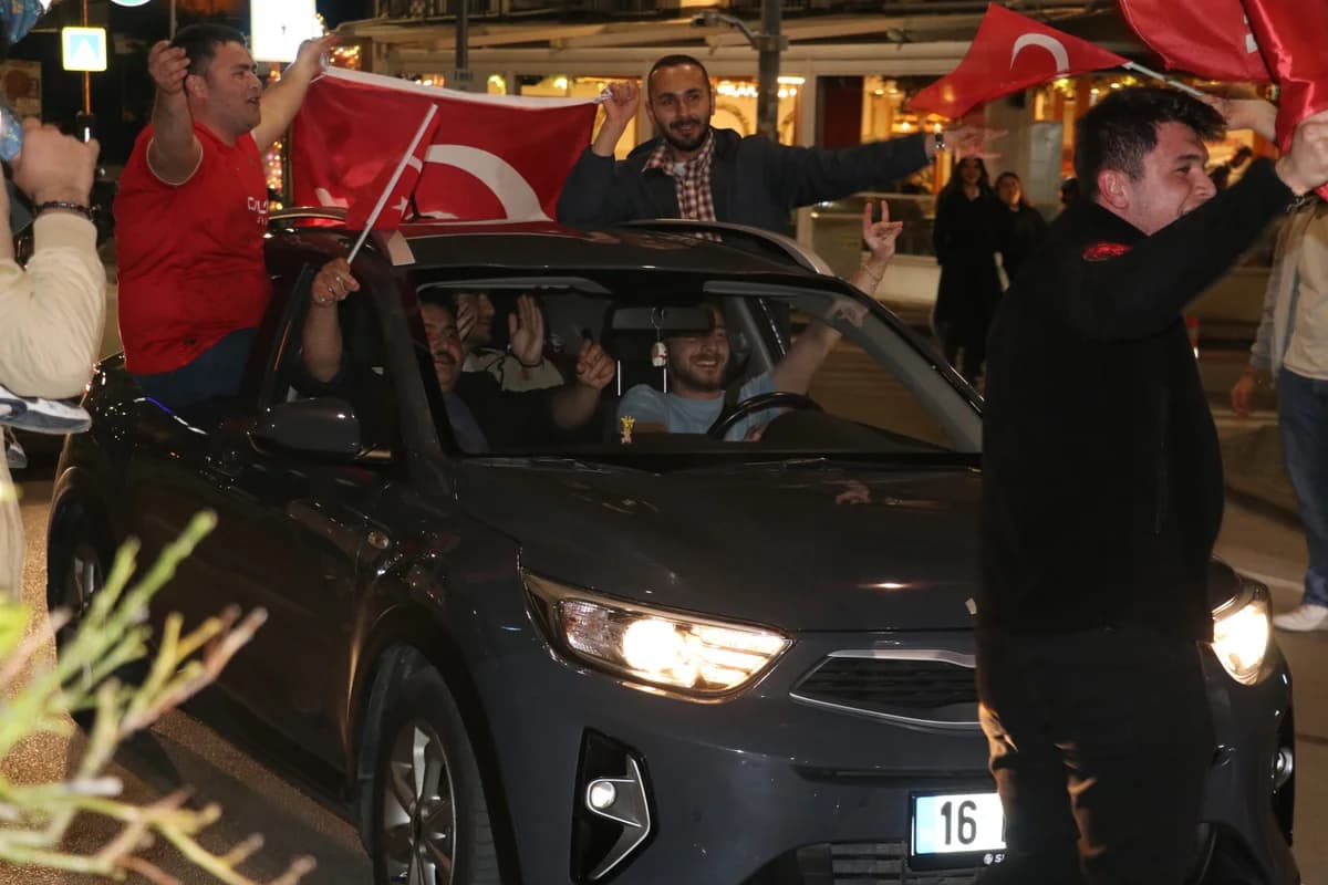 A Milli Takım’ın Tarihi Zaferi Antalya’da Coşku ile Kutlandı