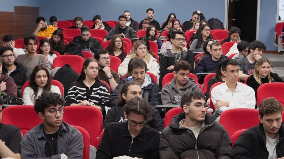 Gençler için Parayı Yönetmenin Önemi