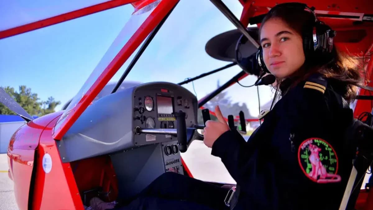 Defne Özcan: 17 Yaşında Türkiye’nin En Genç Solo Pilotu ve TIME Dergisi’nin Yıldızı