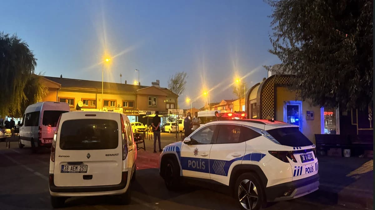 Kayseri’de Taksi Şoförü Bıçaklı Saldırıda Ağır Yaralandı: Olay Yerinden İlk Bilgiler