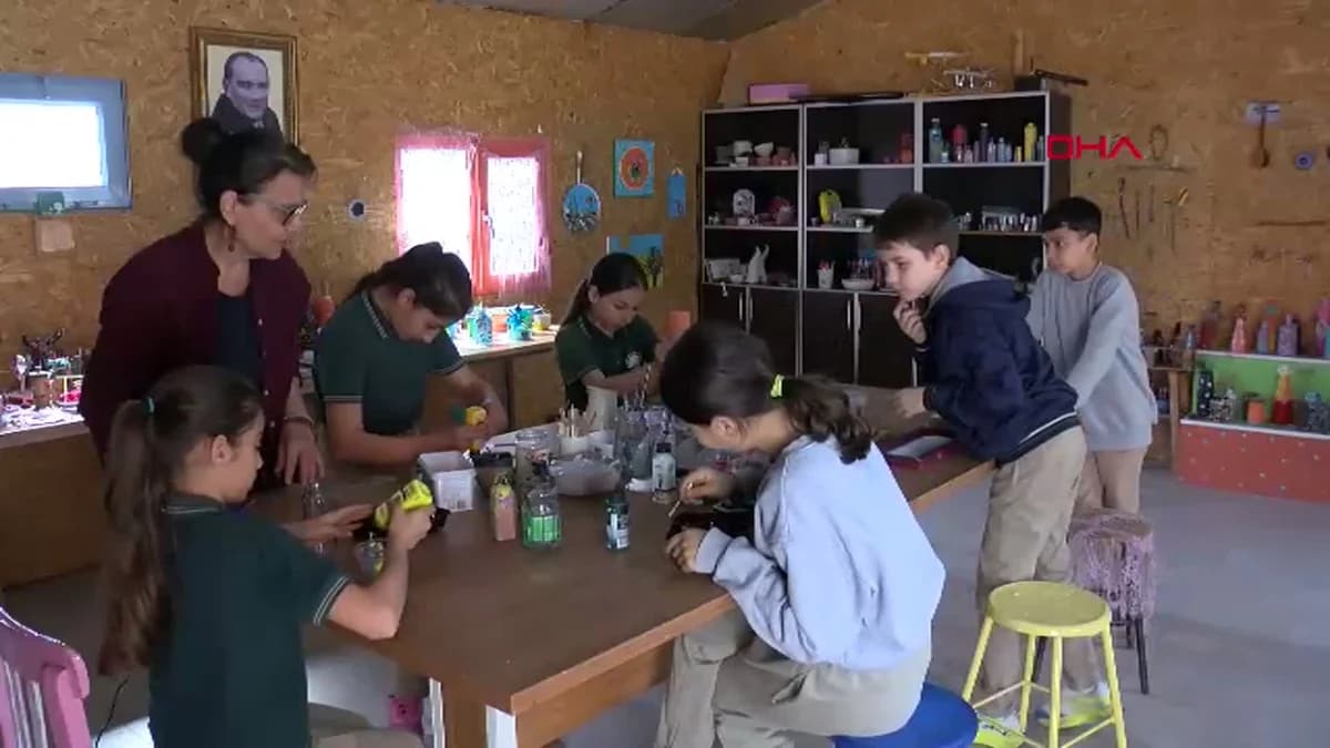 Manisa’daki Köy Okulunda Geri Dönüşümle Sanat ve Müzik Eğitimi