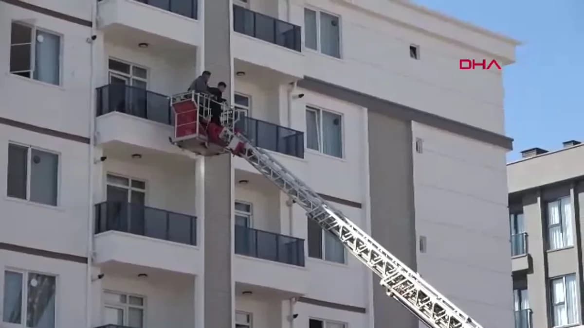 Aksaray’da Apartmanda Yangın: 10 Kişi Dumandan Etkilendi