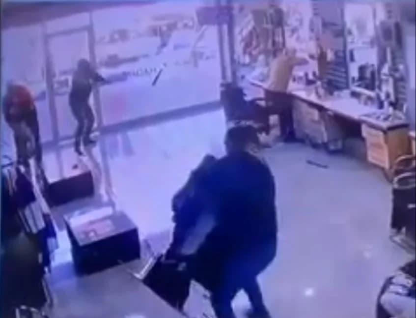Adana’da Berberin Yaralandığı Silahlı Saldırının Detayları