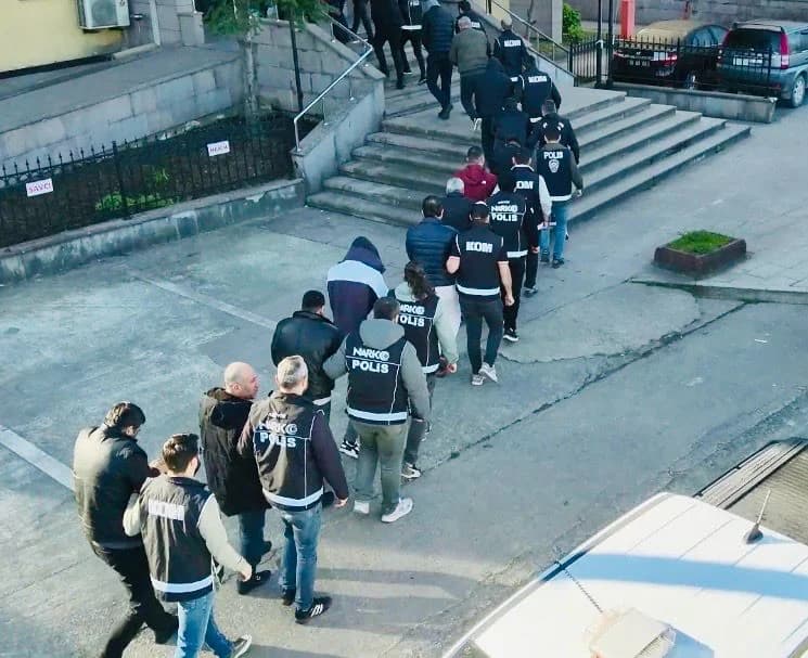 Artvin Merkezli 14 İlde Nefes Kesen Operasyon: 11 Milyon TL’lik Kaçakçılığa Darbe, 11 Kişi Tutuklandı