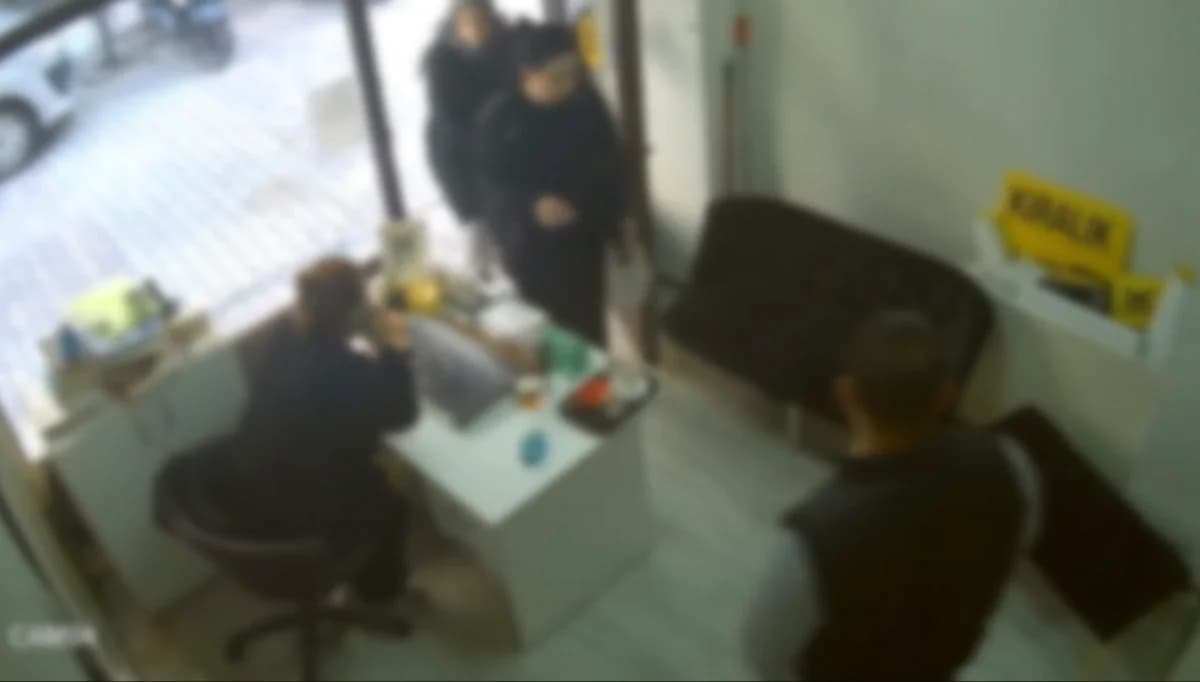 Şişli’de Kan Donduran Cinayet: Kayınvalide, Gelini Evde Öldürdü, Görümceleri Çocukları Çıkarmış!