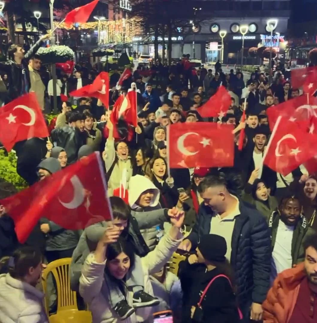 Trabzon’da Dünya Kupası Coşkusu: ‘Bizim Çocuklar’ Horon ve Kolbastı ile Kutlandı